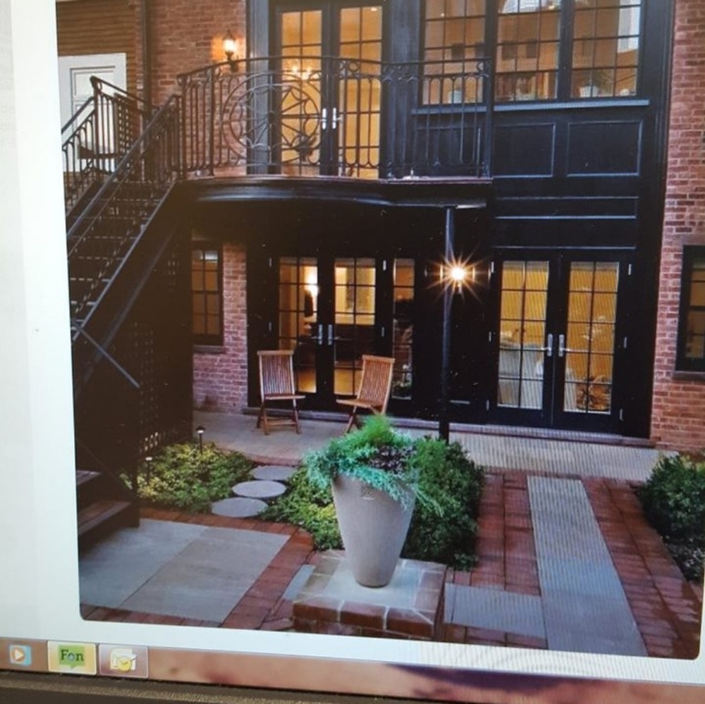 Meet your Posher, Sheila